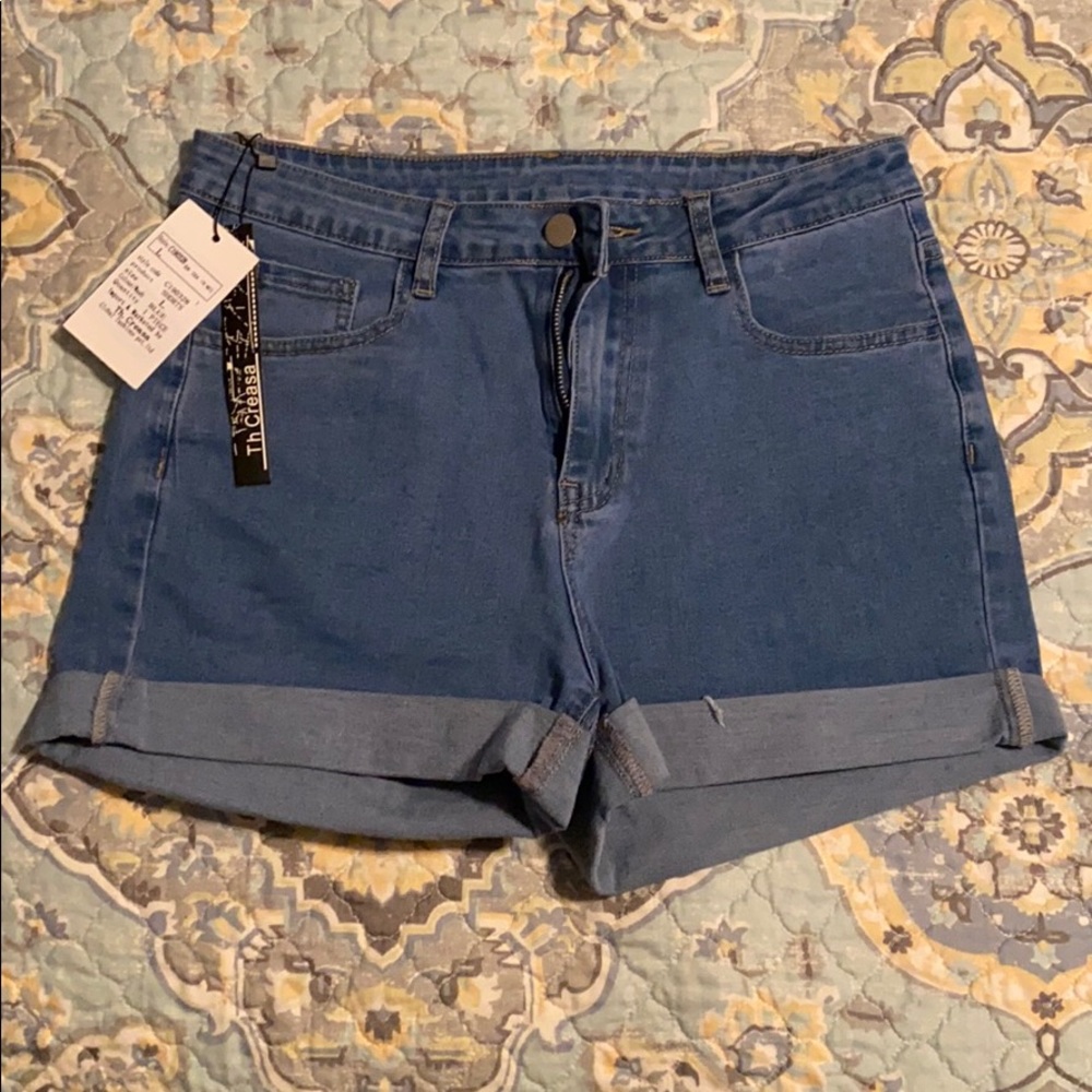 NWT! Women’s High Rise Jean Shorts! 🤩